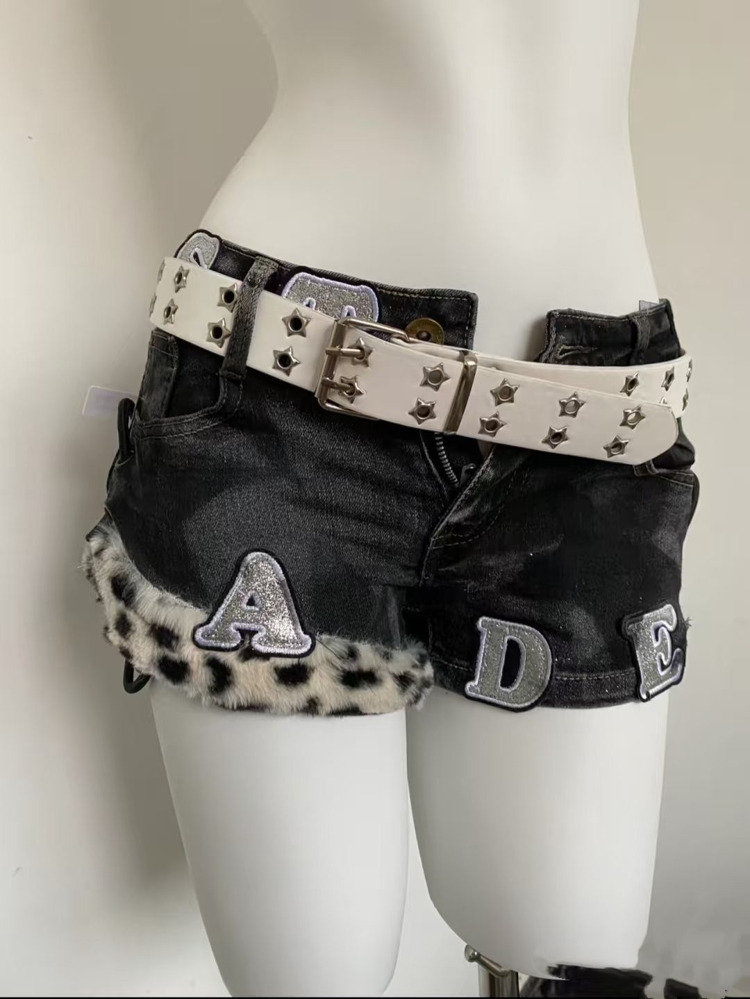 Y2k Embroidered Patch Denim Sh - огляд і ціна Vintage Fashion Jeans